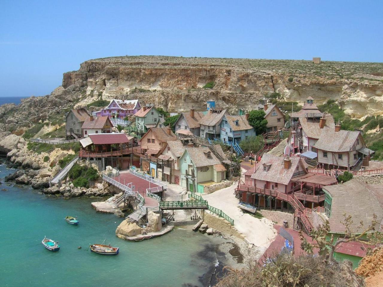 Seafront Apartment With Pool خليج سانت بول المظهر الخارجي الصورة
