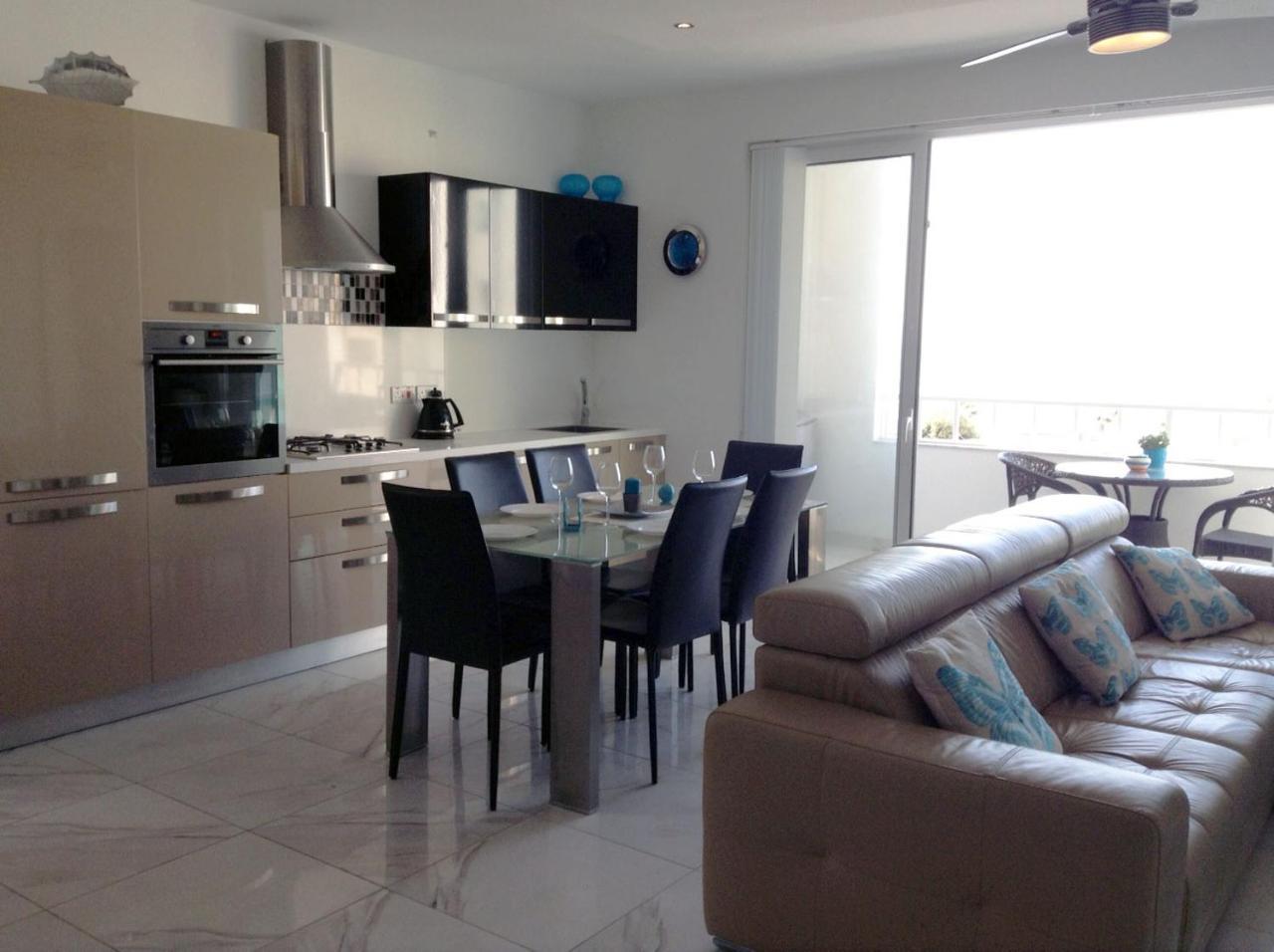 Seafront Apartment With Pool خليج سانت بول المظهر الخارجي الصورة