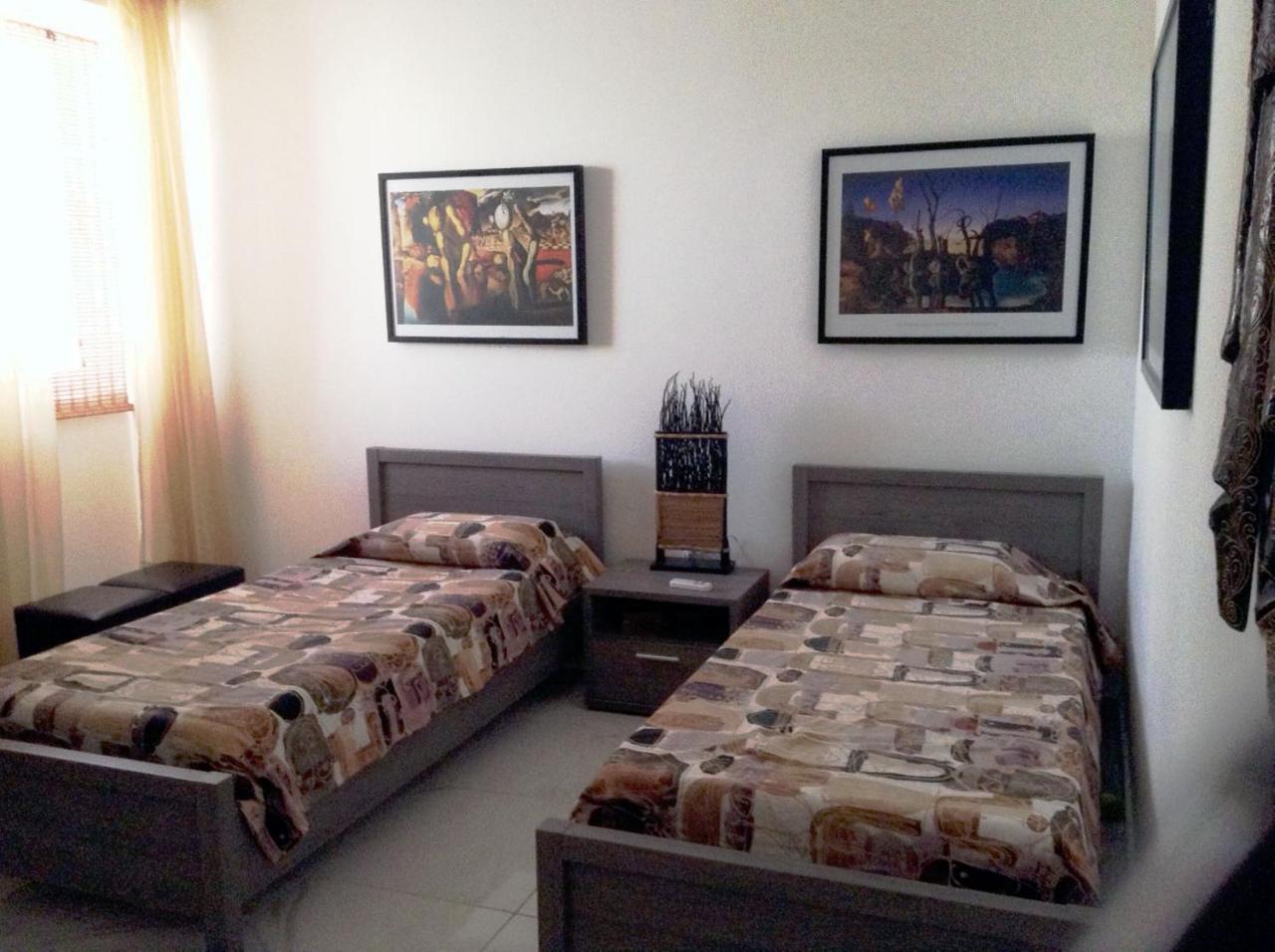 Seafront Apartment With Pool خليج سانت بول المظهر الخارجي الصورة