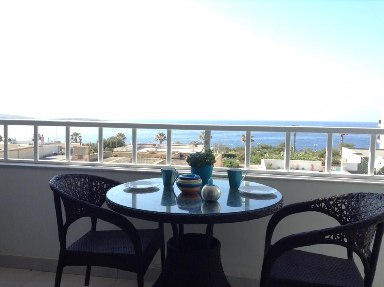 Seafront Apartment With Pool خليج سانت بول المظهر الخارجي الصورة