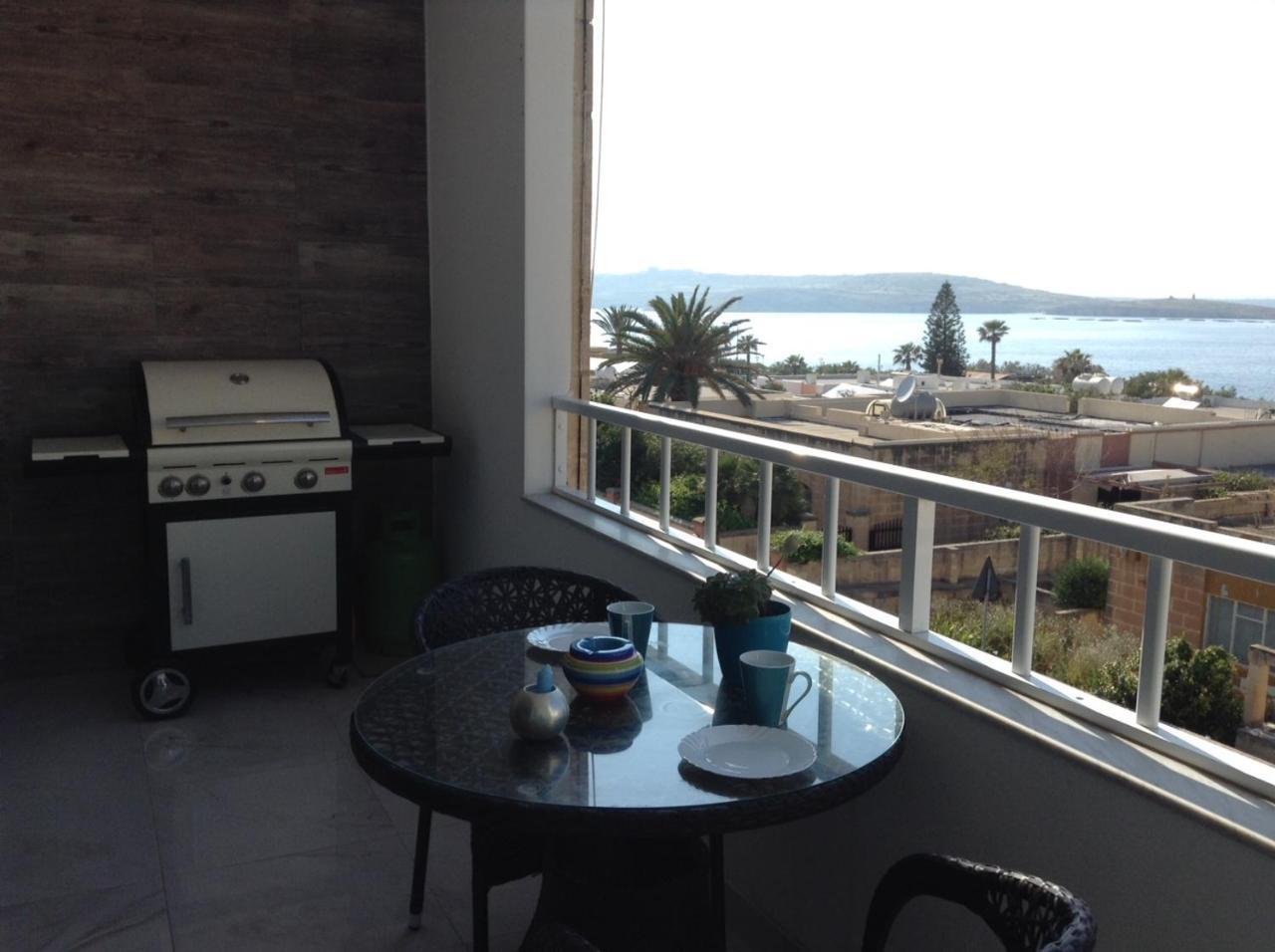 Seafront Apartment With Pool خليج سانت بول المظهر الخارجي الصورة